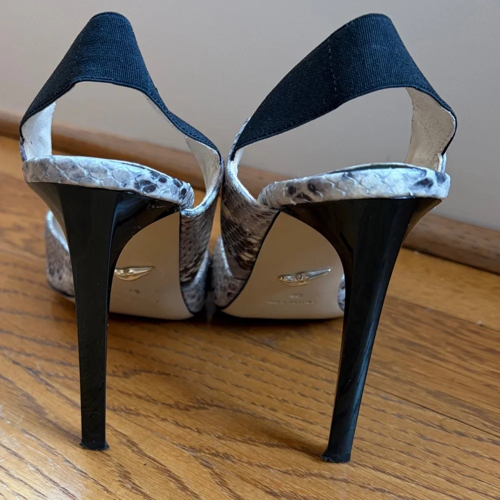 Diane Von Furstenberg Blaire Heels python print gray 8M